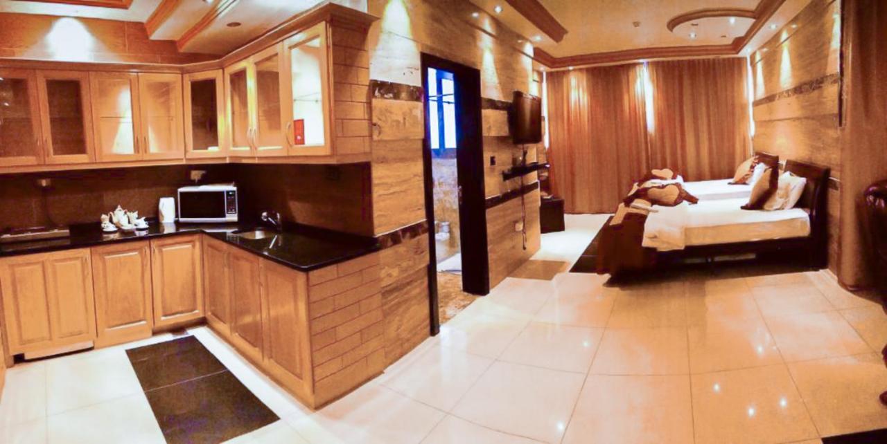 Jad Hotel Suites Amman Exteriör bild