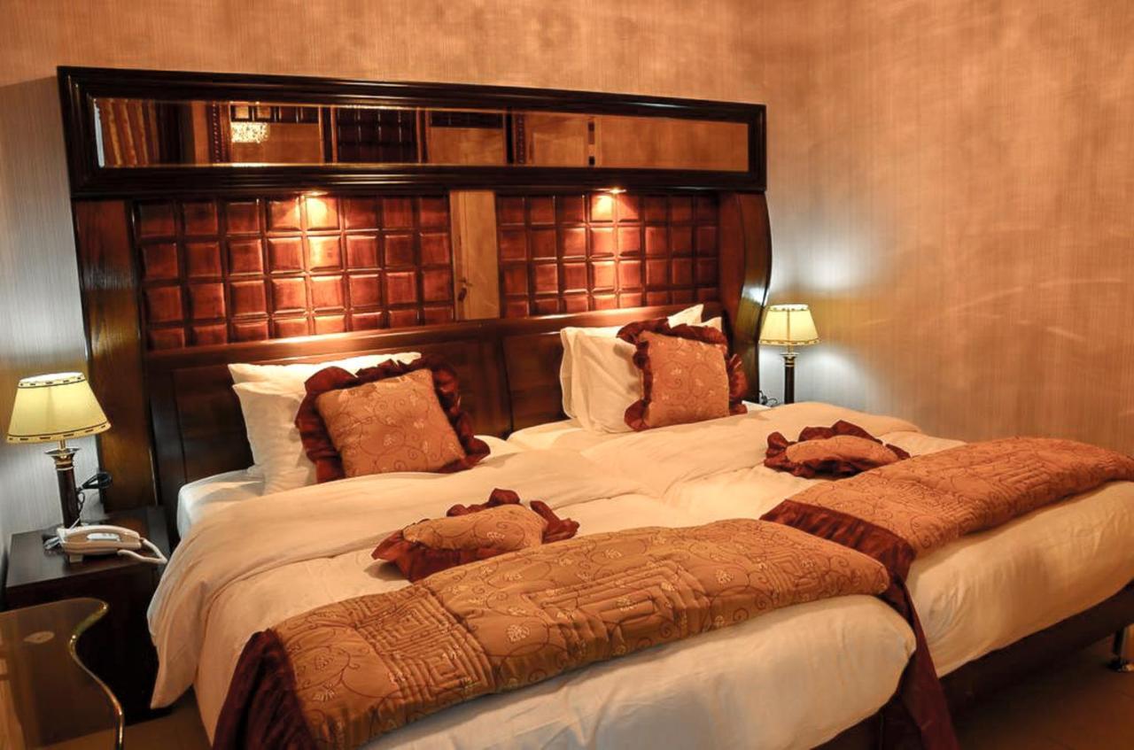 Jad Hotel Suites Amman Exteriör bild