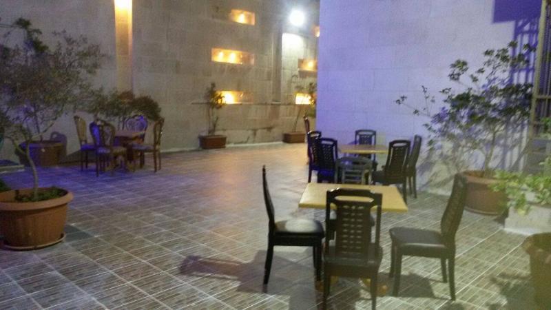 Jad Hotel Suites Amman Exteriör bild