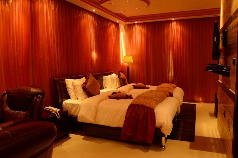 Jad Hotel Suites Amman Exteriör bild