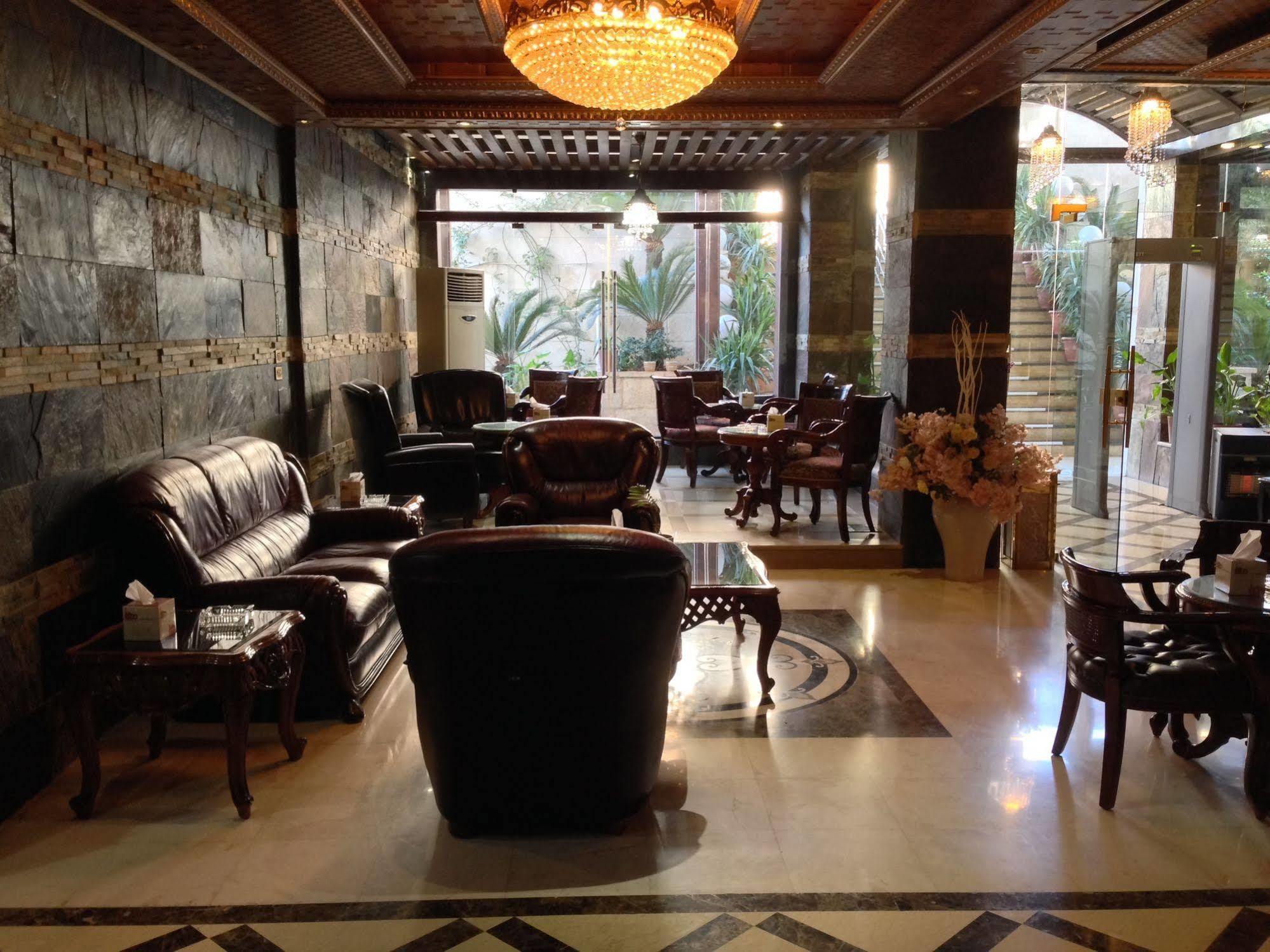 Jad Hotel Suites Amman Exteriör bild