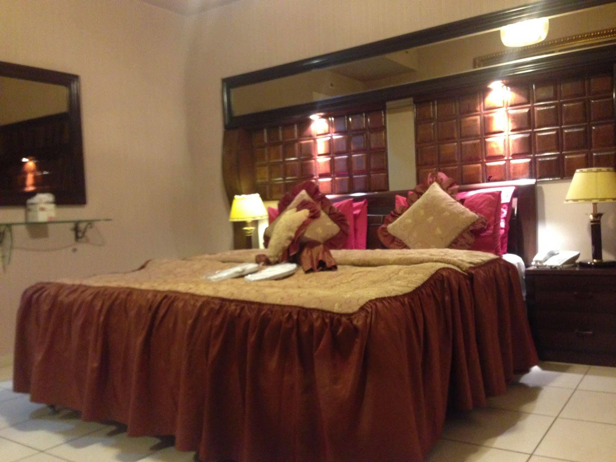Jad Hotel Suites Amman Exteriör bild