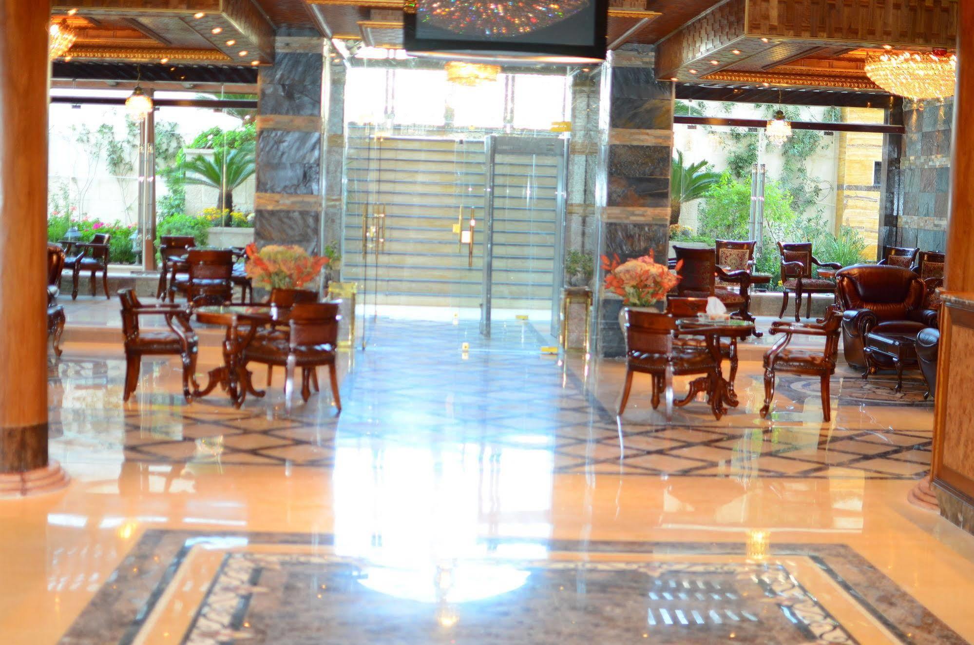Jad Hotel Suites Amman Exteriör bild